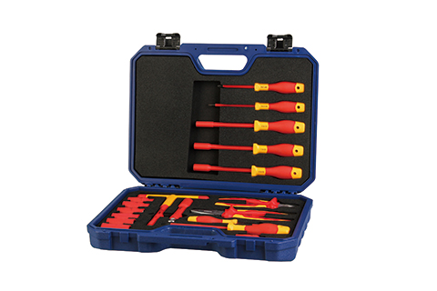 18 件绝缘组合工具
